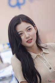 Ким ю чжон | kim you (yoo) jung | 김유정. ê¹€ìœ ì • ë‚˜ì´ ë°°ìš° ê²°í˜¼ ë‚¨ìžì¹œêµ¬ í‚¤ ì–¸ë‹ˆ ì˜¤ë¹  ê°€ì¡± ê³ í–¥