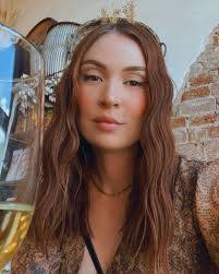 Brianna Crow's Instagram, Twitter & Facebook