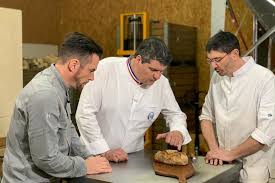 Révélation du grand gagnant la meilleure boulangerie de france 2018 après le grand banquet de la fête du village. Yvelines Tournage Sur M6 La Meilleure Boulangerie De France Sera T Elle A Chavenay 78actu