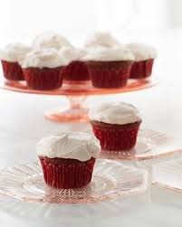 To frost the top and sides of the cake, Red Velvet Cupcakes Red Velvet Cupcakes Velvet Cupcakes Red Velvet Cake