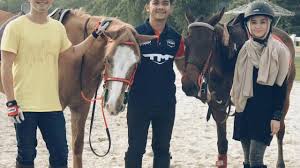 Talents@influasia.com & cc to hello@lobakmerah.com spread the words and goodluck. Panggilan Hilman Utk Intan Awak Suka Saya Tak By Nani Hmdn