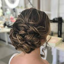 Pixie cuts and bobbed hair can create the most beautiful updos in the blink of an eye! 59 Cute Easy Updos For Short Hair 2021 Styles