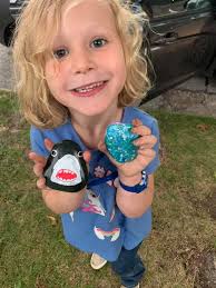 Bought these and never painted them. It is ready for some else to paint.