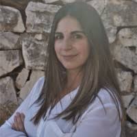 30+ perfiles de «Desiree Serrano»