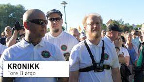 Slike høyreekstreme og rasistiske ungdomsmiljøer ser vi lite eller ingenting til i dag. Hoyreekstremisme Er Ikke Lenger Et Ungdomsproblem Miljoene Bestar Nesten Utelukkende Av Voksne