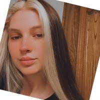 Julia Dietz's Instagram, Twitter & Facebook