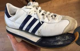 プロも使用する靴・スニーカー接着剤の購入方法と使い方！｜靴底専用接着剤