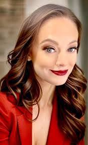 Laura Gauss's Instagram, Twitter & Facebook