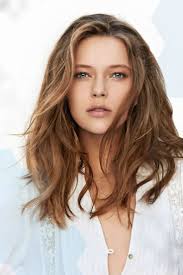 Grossartig Unglaublich Cheveux Mi Longs Wavy Coiffures Cheveux Mi Longs 2019 Cheveux Cheveux In 2020 Hair Styles Medium Hair Styles Medium Length Hair Styles