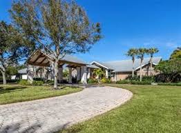 In the venice gardens neighborhood in venice, fl, residents most commonly identify their ethnicity or ancestry as irish (18.7%). Luxury Homes For Sale Mansions In Venice Gardens Fl Point2