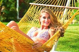 Not paul pogba wife yet maria salaues gives birth to first born 15 march 1993 is a french professional footballer who plays for premier league club manchester united and the french national teamhe operates primarily as a central midfielder but can also be deployed as an attacking midfielder… Paul Pogba Girlfriend Maria Zulay Salaues Wife Bio