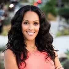 Aida Davis's Instagram, Twitter & Facebook