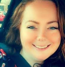 Tonia Hatch's Instagram, Twitter & Facebook