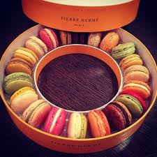 Full Of Colorful Macaroons Pierre Herme Paris Macaron Design De Communication Delicieux