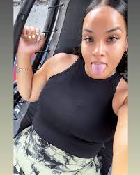 🤪Happy Friyay friends! Chill vibes!!