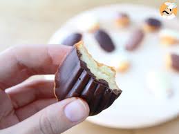 Madeleines Au Chocolat Pas A Pas Et En Video Recette Ptitchef Madeleine Chocolat Alimentation Recette