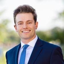 As my winter internship with Human Investing comes to a close, I would like  to take a moment to thank Jill Novak, SHRM-CP, Andrew Gladhill, CFA,  IACCP®,and Dr.