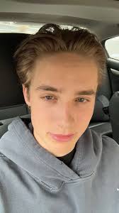 How's ur weekend going guys?