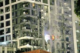 Tel Aviv'de İran füzelerinin ardından kalan enkaz (+Foto) - Mehr News Agency
