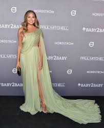Chrissy Teigen S Light Green Gown Is So Gorgeous John Legend Gave It Extra Red Carpet Care Light Green Dress Green Dress Gowns