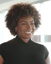 Mariah Givens's Instagram, Twitter & Facebook