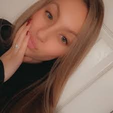 Ashley Gildea's Instagram, Twitter & Facebook