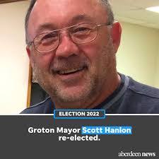 Scott Hanlon's Instagram, Twitter & Facebook