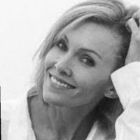 Candice Warren's Instagram, Twitter & Facebook