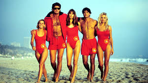 On a tous déjà essayé de courir comme ça sur la plage. Alerte A Malibu La Bande Annonce De La Version Cinema Avec The Rock Et Zac Efron Video Raprnb