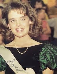 Kathy Leon's Instagram, Twitter & Facebook