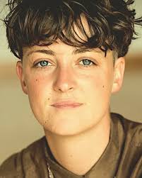 Sunny Doyle's Instagram, Twitter & Facebook