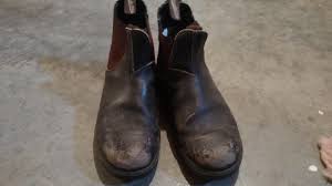 Then dampen a suede brush with a little water and pour a small amount of suede and leather cleaner on it. Any Hope For These Blundstone Boots Finish Worn Off Of Toes Fixit