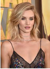 Frisuren 2018 frauen mittellang stufig neu frisuren frauen coole frisuren 2020 mädchen jungs. Bild Der Frauen Frisuren Trend Frisuren Fur Frauen 2018 Frisur Geheimratsecken Dutt Frisur Manner Frisuren