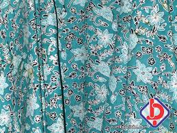 Mendengar kata batik, pasti pikiran akan tertuju pada budaya jawa, khususnya jogja dan solo. 6 Batik Jawa Timur Yang Cantik Menawan