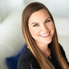 Anne Mccabe's Instagram, Twitter & Facebook