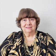 Hello everyone 😊 I'm new to the group and I'm a big fan of the Twilight  Saga movies.I've watched all the movies several times and they're all  great.I simply adore Bella and