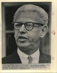 1965 Press Photo Ambassador to United Nations Arthur Goldberg talks to  press, DC