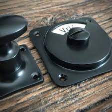 wc slot badkamer jaren 30 retro mat zwart badkamer badkamer jaren 30 badkamer plafonds