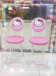 De plus, le set de table hello kitty mettra une touche de décoration dans la cuisine et incitera votre enfant à apprécier son déjeuner. Hello Kitty Table And Chairs Set Miel S Online Shop Facebook
