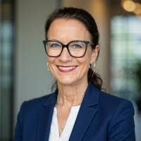 Dawn Hough's Instagram, Twitter & Facebook