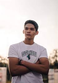 Gambar : imut, Anak laki-laki, indah, Meksiko, fotografi flash, lengan,  street fashion, Abu-abu, senang, t shirt, langit, rambut wajah, kacamata,  siku, waktu luang, kemeja aktif, rekreasi, kesenangan, duduk, rumput,  jenggot, fotografi potret,