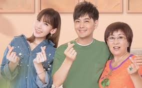 Hiện tại, lâm chí dĩnh đã là người đàn ông 45 tuổi. Khong Ngá» Lam Tam NhÆ° Váº«n Co Quan Há»‡ Khac ThÆ°á»ng Vá»›i Vá»£ Cá»§a Tinh CÅ©