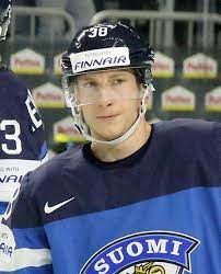 187 lbs (84 kg) born: Spielerportrait Von Juuso Hietanen