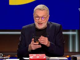 Chanson marquante, album incontournable, artiste coup de coeur. On Est En Direct Laurent Ruquier Derange Par Un Autre Animateur En Pleine Emission Femme Actuelle Le Mag