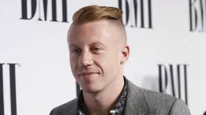 Destiny's ACTUAL best hair. Imagine cutting your hair short when you have  naturally curly, textured hair like this. Women love this shit, start using  product and start styling it. : r/Destiny