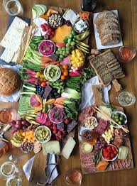 Amazing Charcuterie Cheese And Vegetable Board For Your Next Party Light Appetizers Food Platters Charcuterie