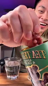 มีคาเฟอีนมั้ยไม่รู้ เพราะผมดีดตั้งแต่ก่อนกินละ 5555444