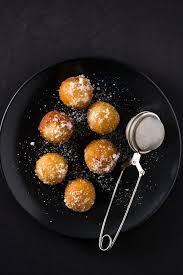 Maybe you would like to learn more about one of these? Frittierte Honig Ballchen Mini Krapfen Ohne Hefe Zur Walpurgisnacht