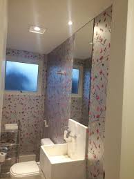Fliesen werden nicht von ungefahr als wahre allround talente in der fliesen inspirationsrubrik finden sie anregende fliesen ideen und tipps. Ein Kleiner Raum Kommt Ganz Gross Raus Design Tapeten Fur Die Toilette Wc Blog Inspiration Tapeten Der 70er