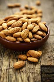 Les Amandes Vos Meilleures Alliees Nutritives Encas Sains Alimentation Et Sante Amandes Bienfaits